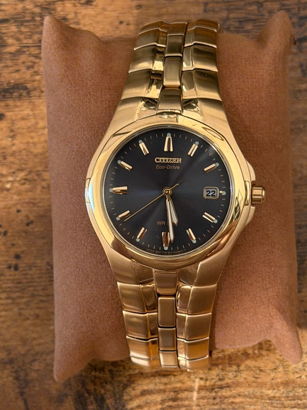Citizen Eco-Drive Gold Tone Black Dial Date Men’s Watch E111